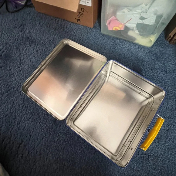 NBA Golden State Warriors Retro Metal Storage Lunchbox + Google Cloud Towel - Picture 6 of 6